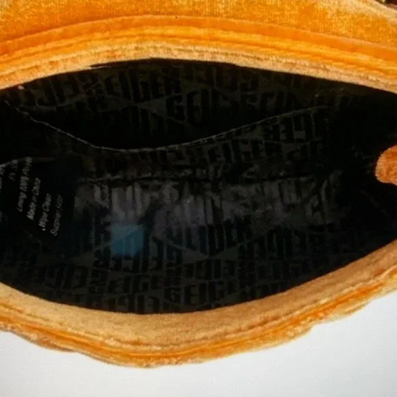 KURT GEIGER LONDON MINI KENSINGTON VELVET CROSSBODY BAG - Picture 4 of 7